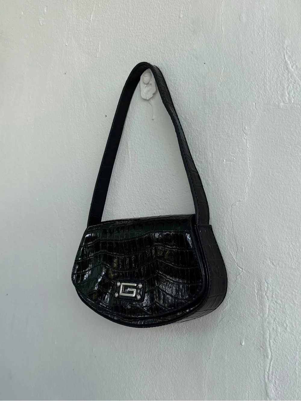 Guess Vintage Black Croc-Embossed Shoulder Bag - Picture 2 of 7